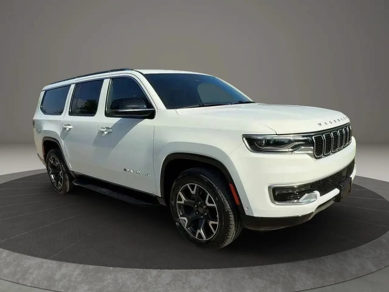 Used 2024 Jeep Wagoneer L Series III AWD/4WD image 5
