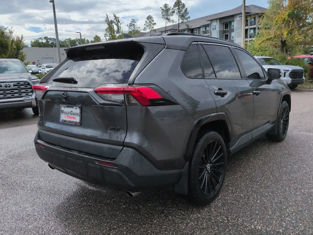 Used 2021 Toyota RAV4 XLE w/ Convenience Package FWD image 6
