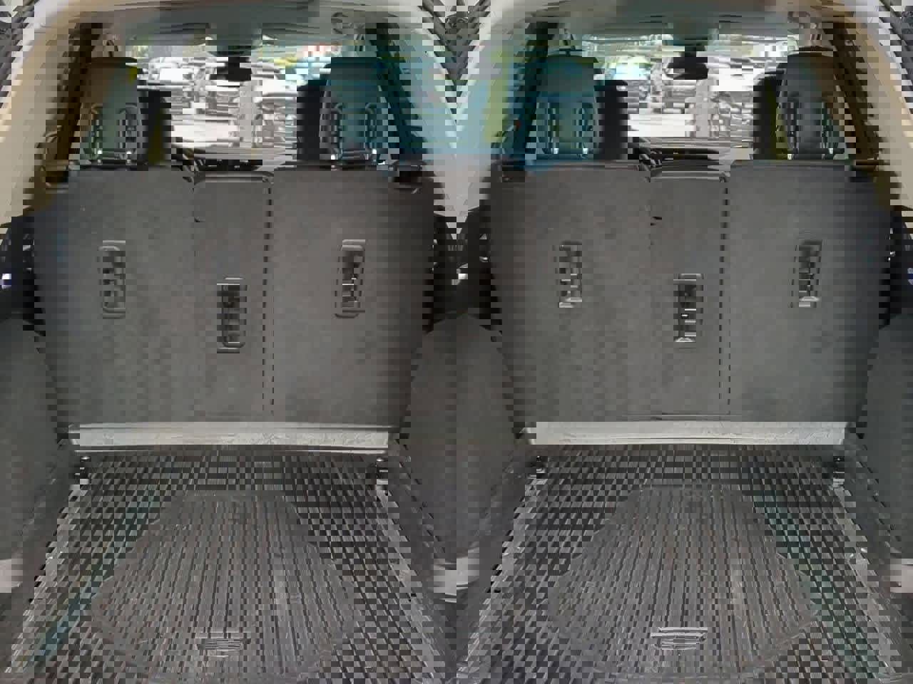 Used 2018 Cadillac XT5 Luxury w/ Driver Awareness Package image 35