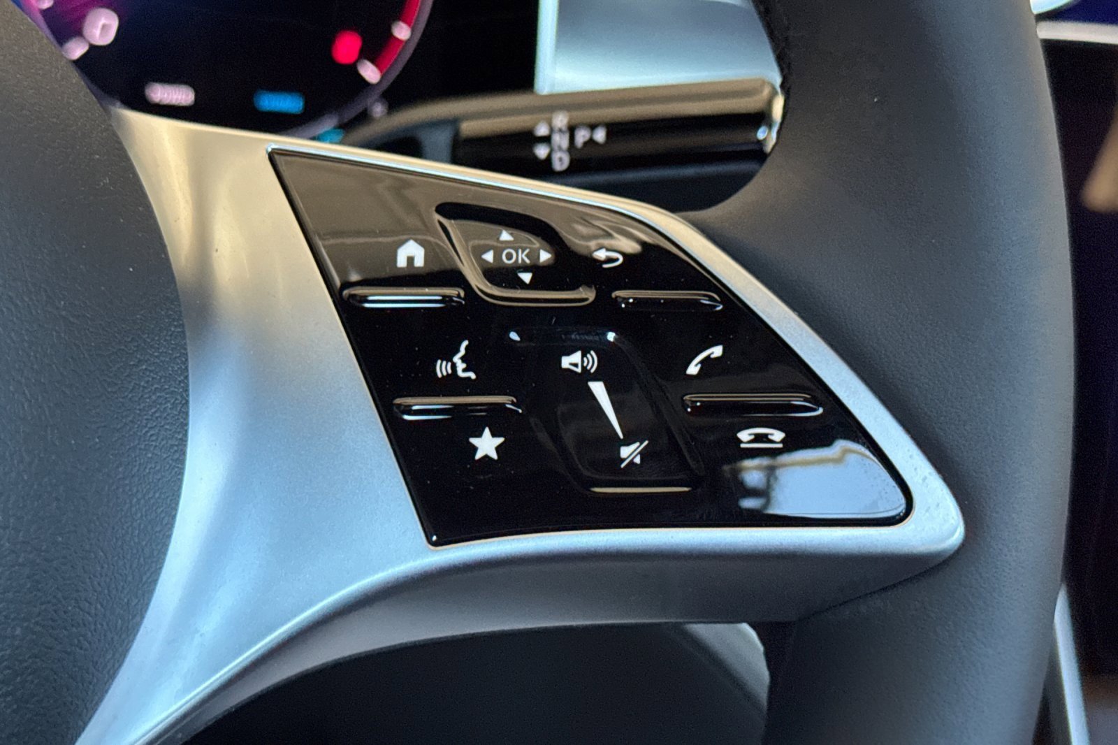 New 2025 Mercedes-Benz C 300 4MATIC Sedan image 28