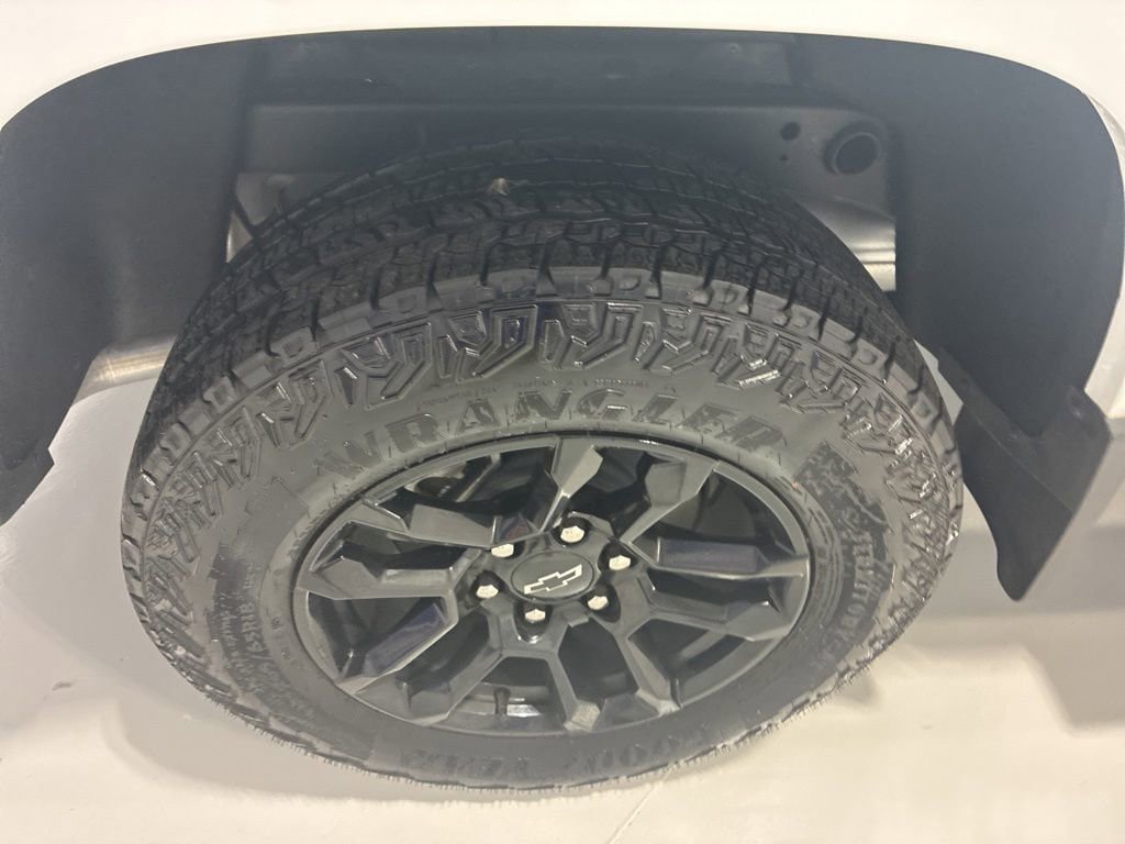 New 2025 Chevrolet Colorado Z71 w/ Midnight Edition AWD/4WD image 14