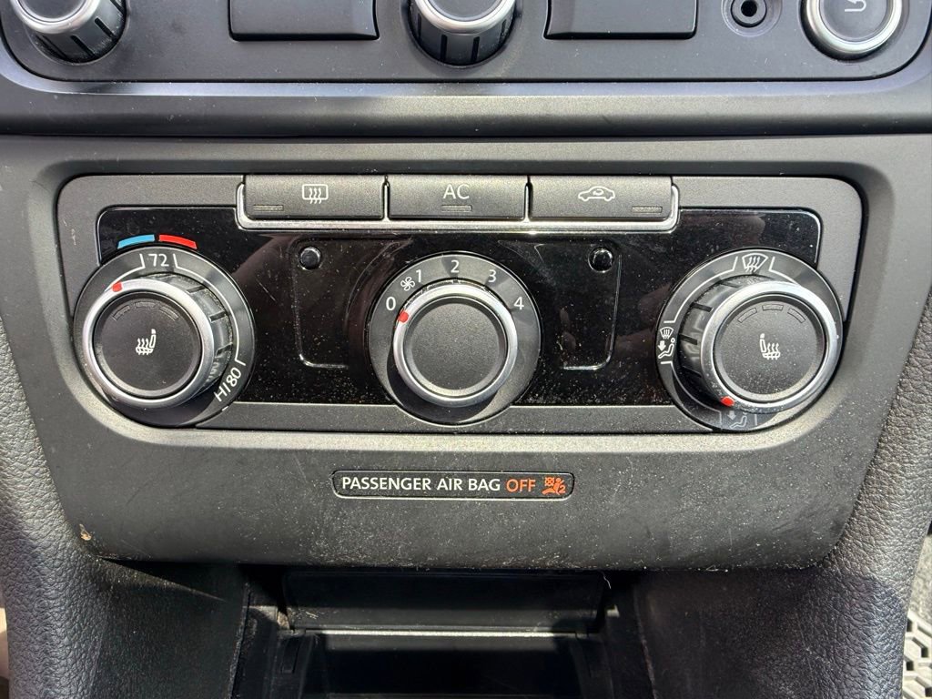 Used 2011 Volkswagen Golf 2-Door image 4