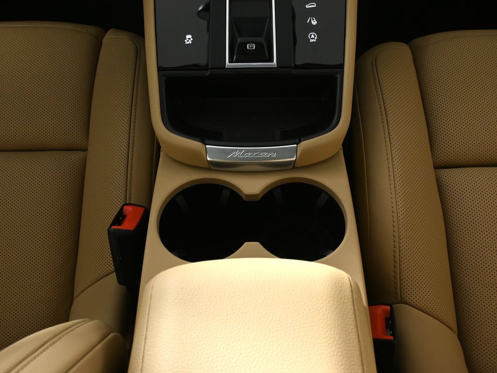 New 2026 Porsche Macan AWD/4WD image 27