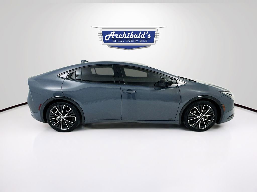 Used 2023 Toyota Prius XLE image 9