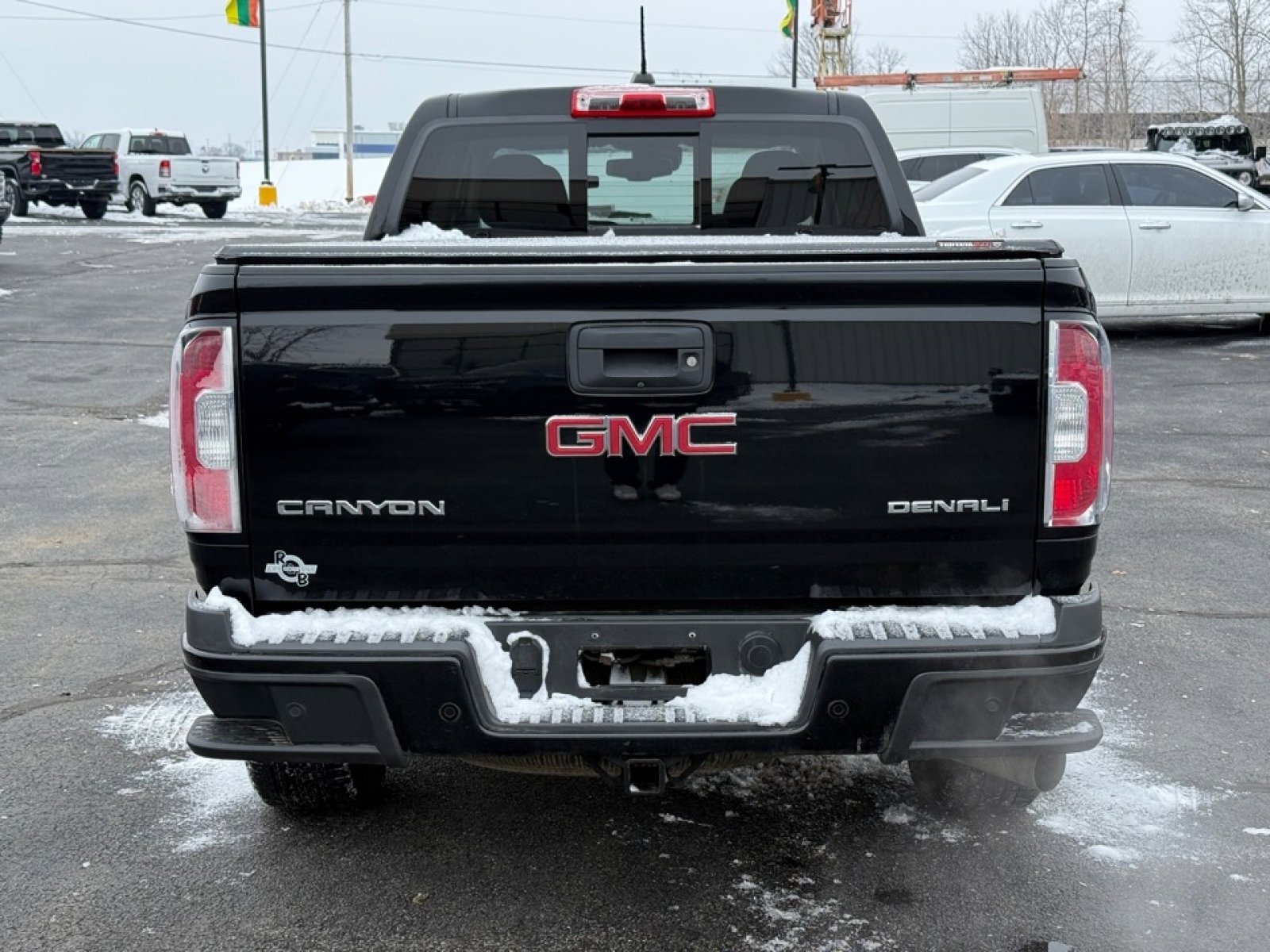 Used 2020 GMC Canyon Denali image 7