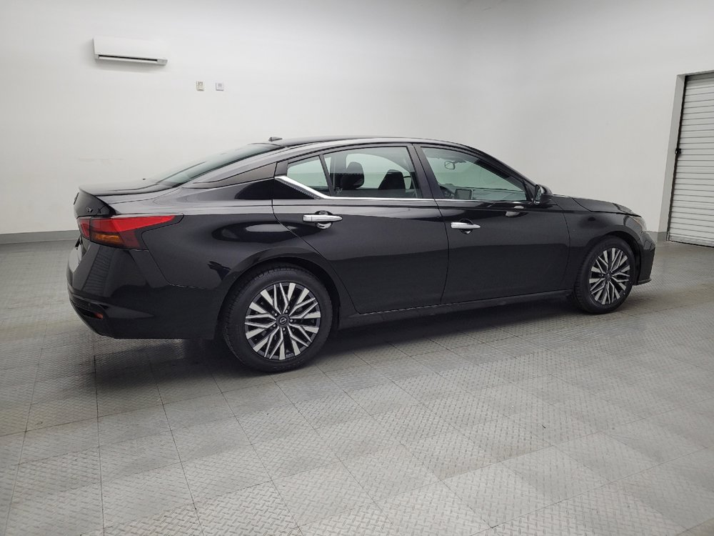 Used 2023 Nissan Altima 2.5 SV image 10