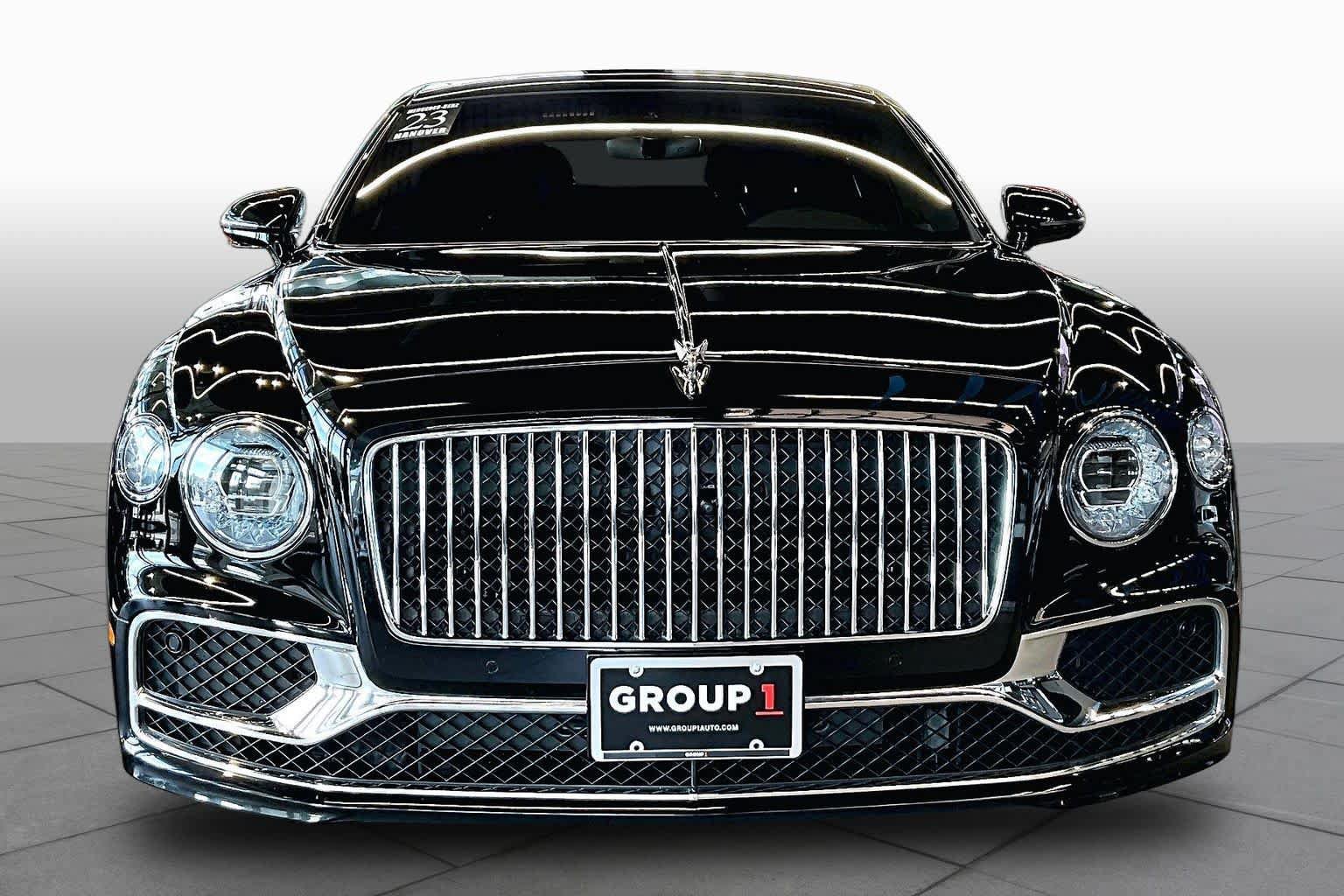 Used 2023 Bentley Flying Spur Plug-In Hybrid AWD/4WD image 4