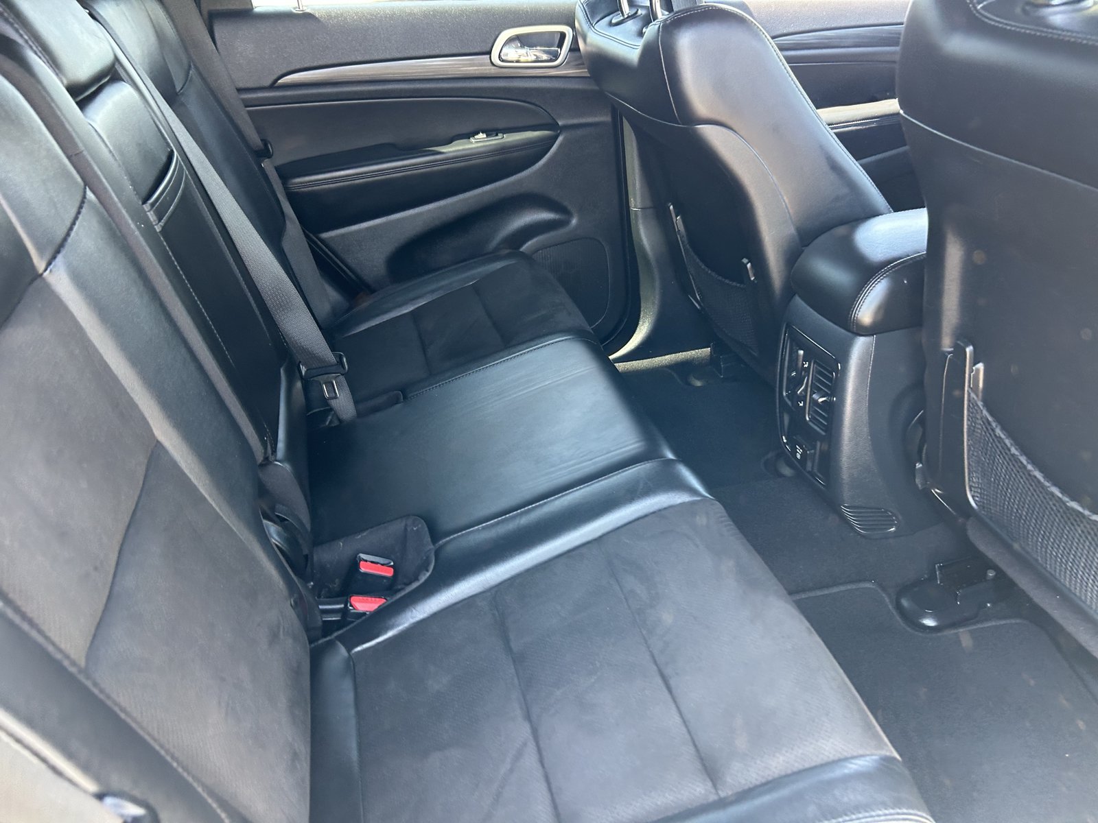 Used 2020 Jeep Grand Cherokee Altitude RWD image 14