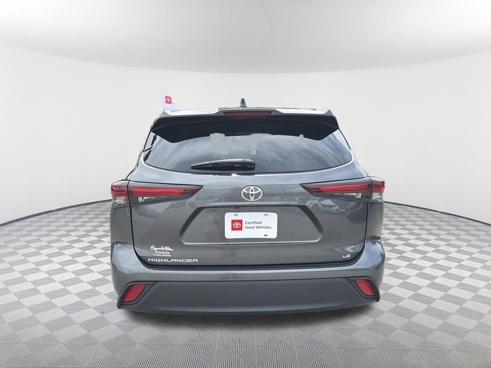 Certified 2025 Toyota Highlander LE FWD image 15