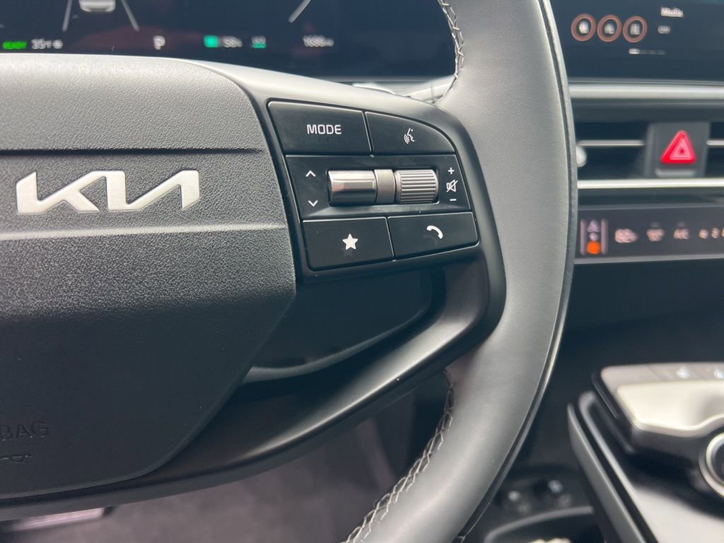 Certified 2025 Kia EV6 Light image 16