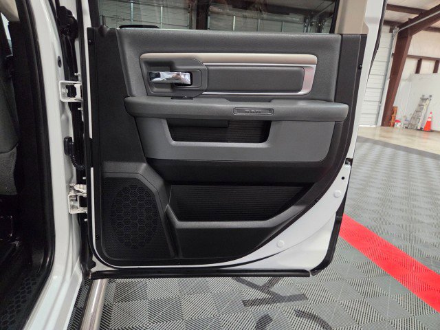 Used 2018 RAM 3500 SLT w/ Cold Weather Group image 35