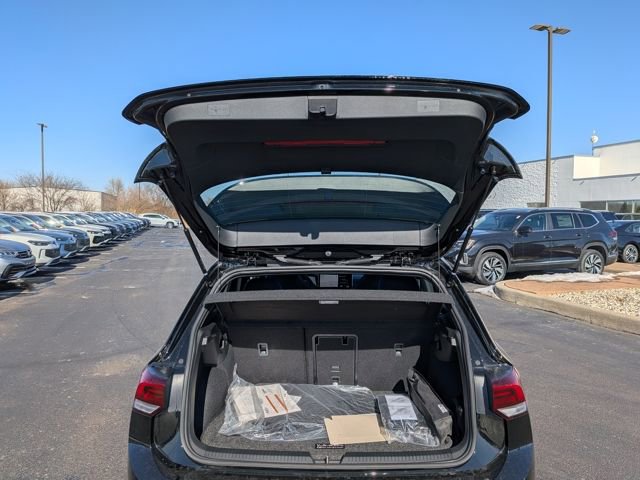 New 2026 Volkswagen Golf image 16