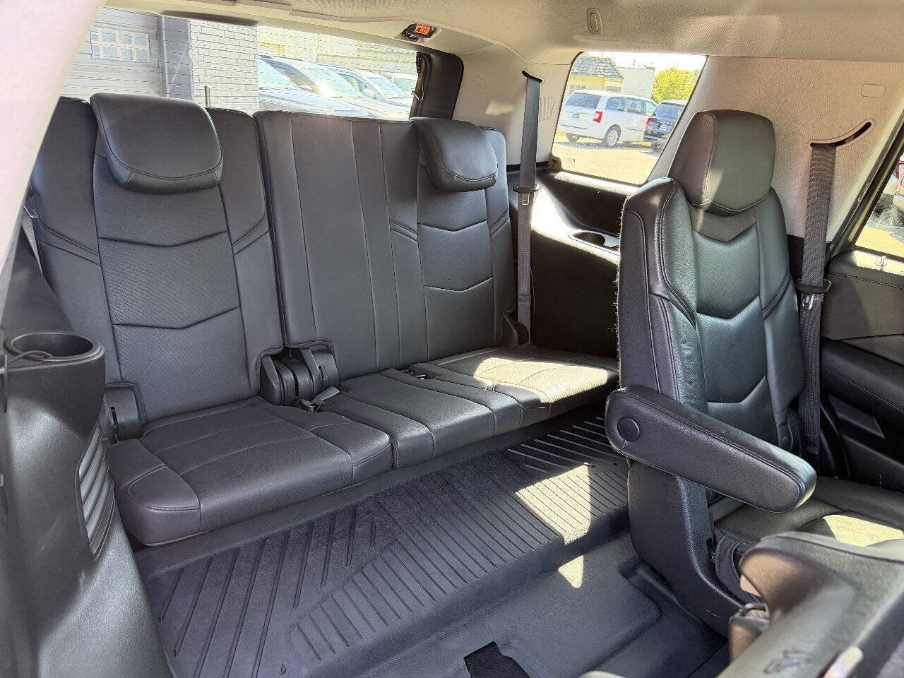 Used 2018 Cadillac Escalade Luxury AWD/4WD image 20