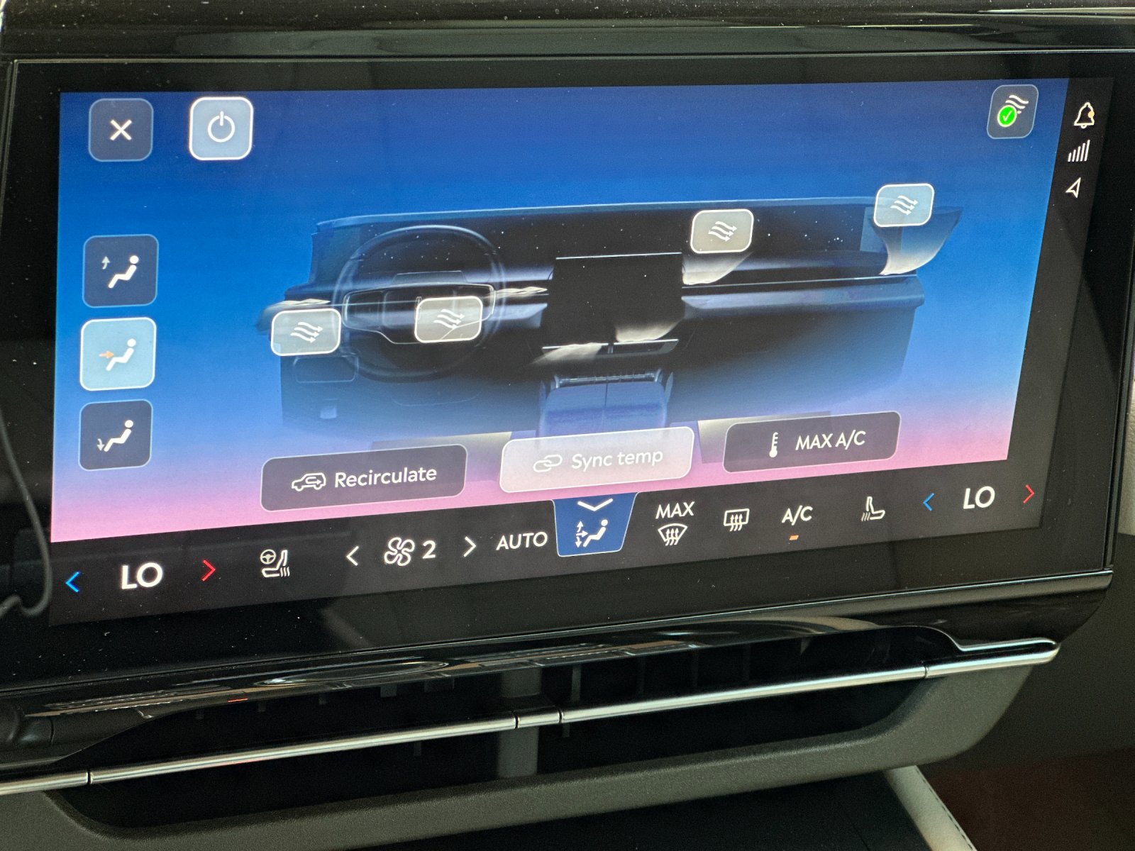 Certified 2025 Lincoln Nautilus Reserve w/ Jet Appearance Package image 22