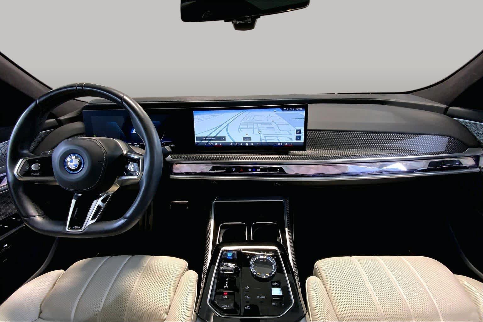 Used 2024 BMW i7 xDrive60 w/ Executive Package AWD/4WD image 15