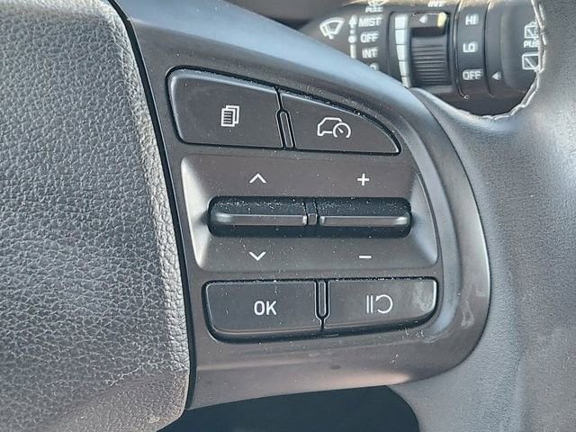 Used 2025 Hyundai Venue SEL image 29