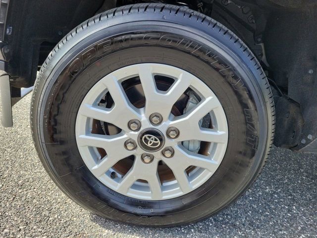 Used 2024 Toyota Tacoma SR5 image 17
