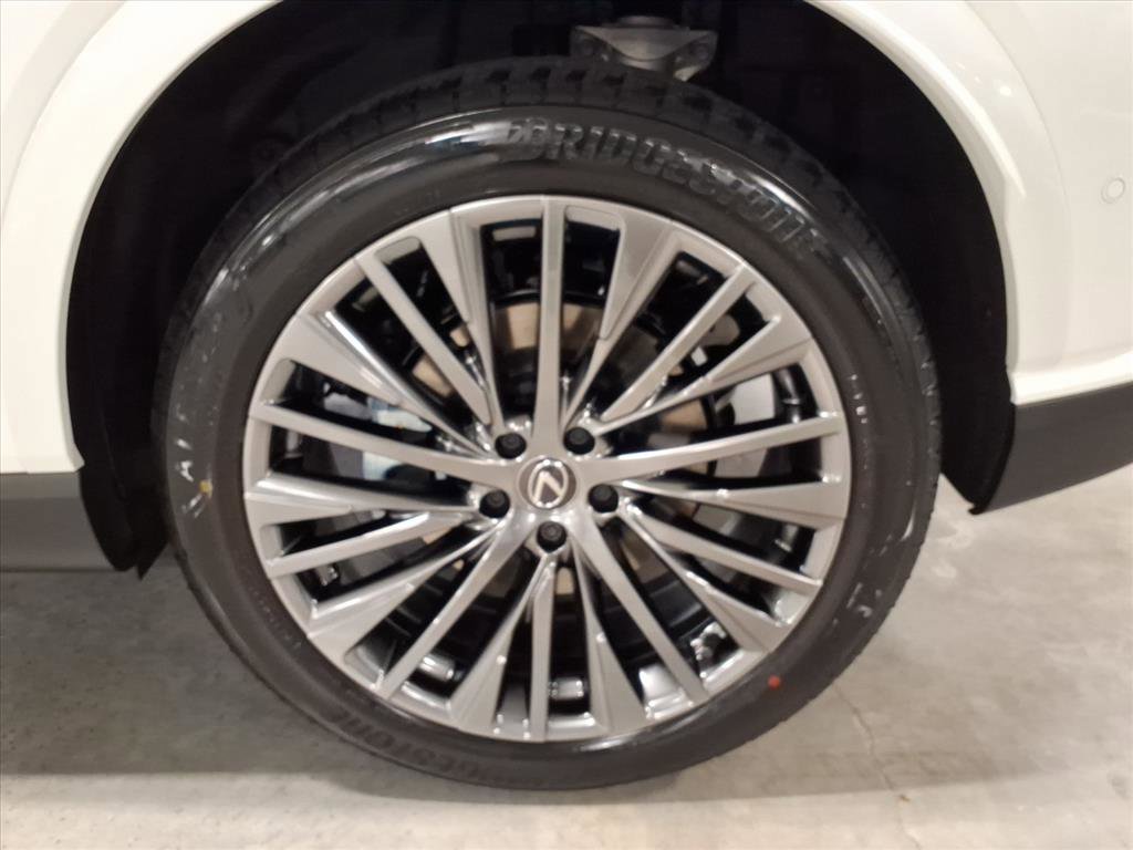 New 2025 Lexus RX 450h AWD w/ Luxury Package image 13