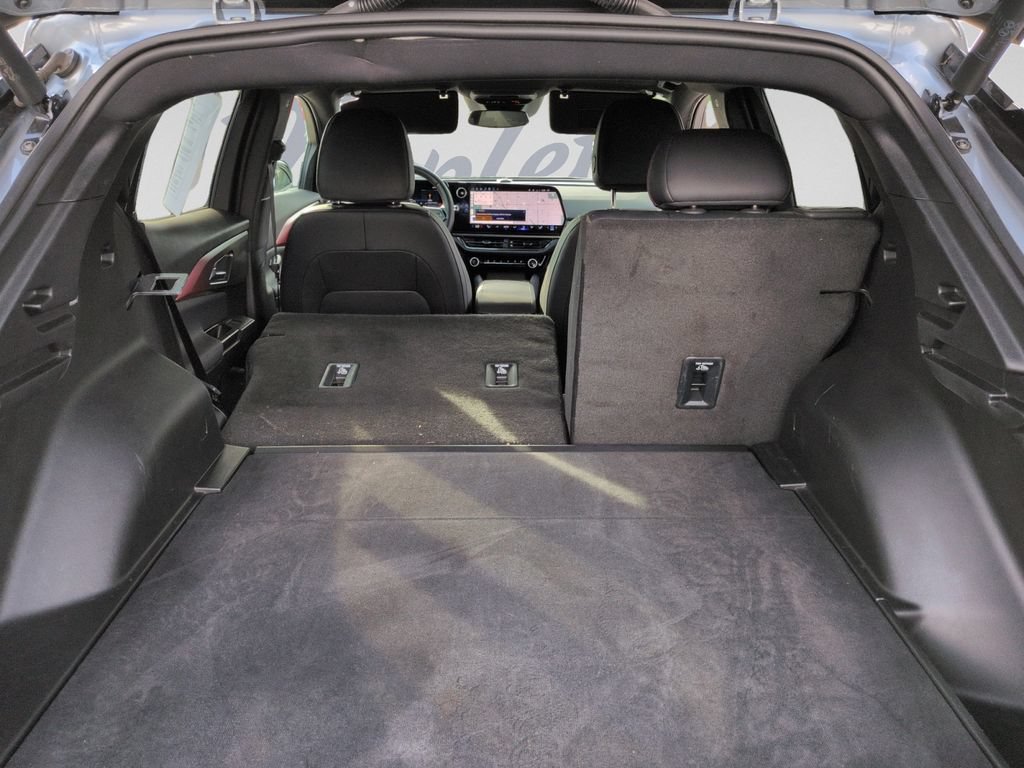 Used 2024 Chevrolet Equinox EV RS FWD image 30