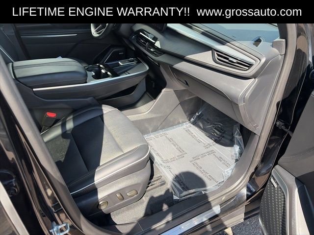 Used 2025 Buick Enclave Preferred AWD/4WD image 11
