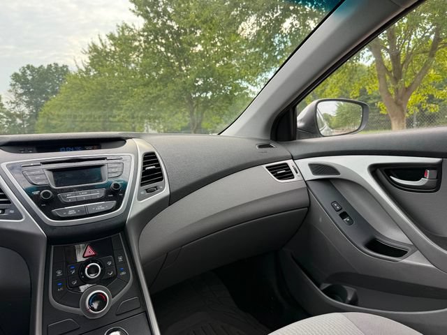 Used 2016 Hyundai Elantra SE FWD image 10