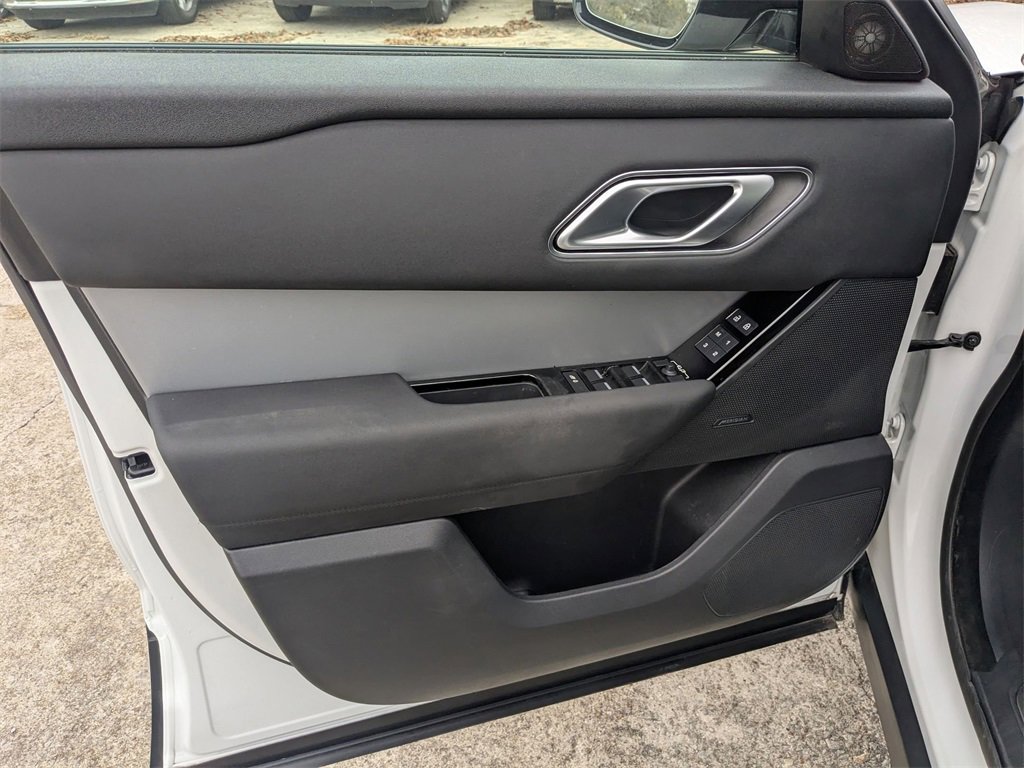 Used 2024 Land Rover Range Rover Velar S image 11