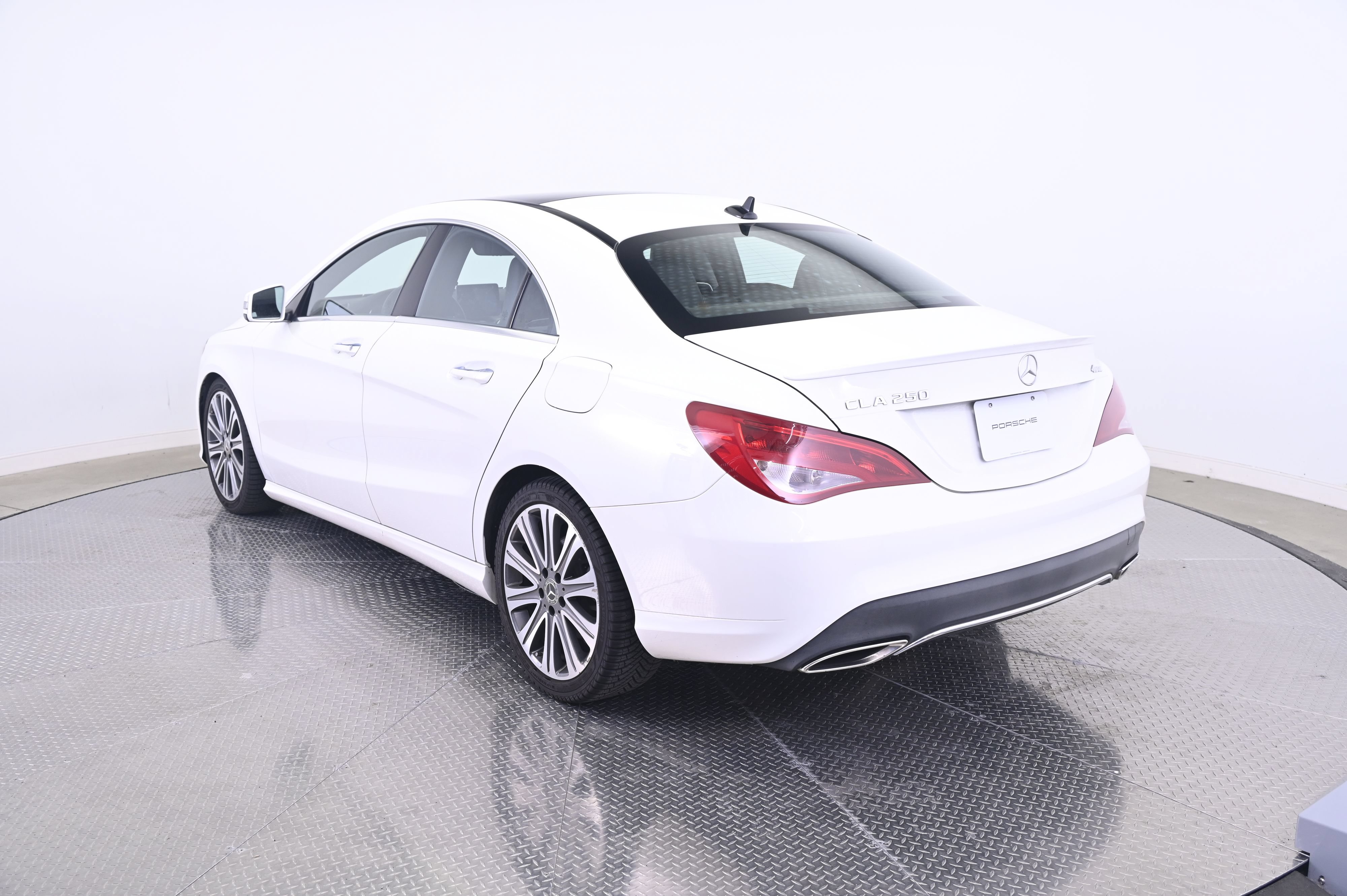 Used 2018 Mercedes-Benz CLA 250 4MATIC image 3