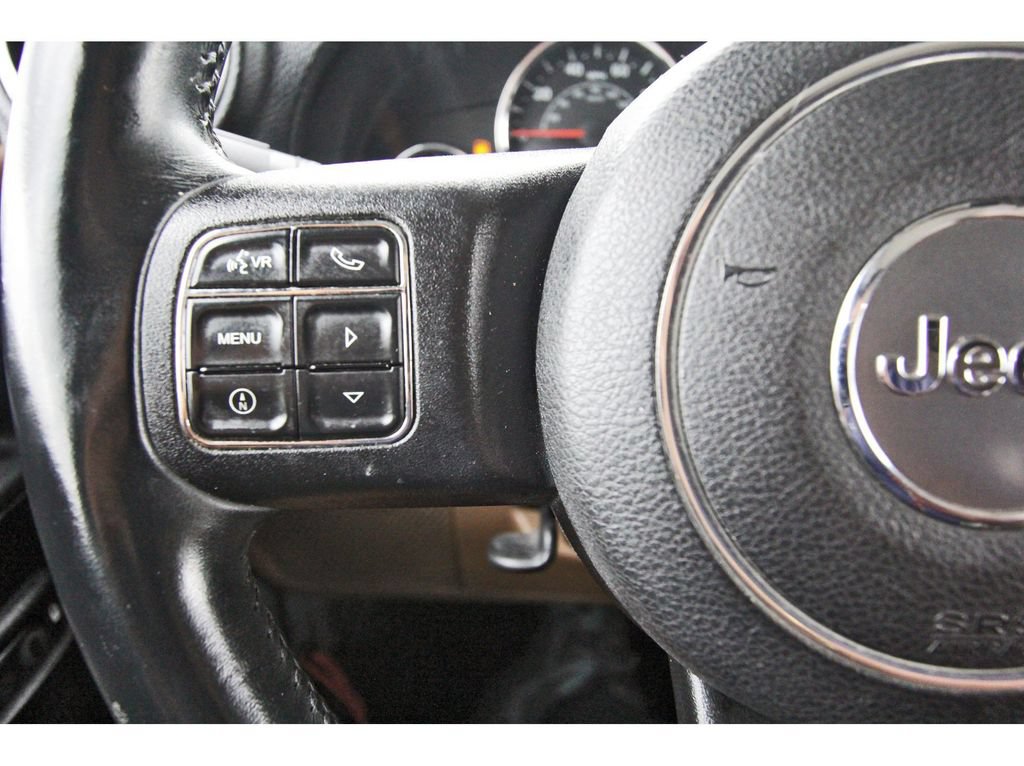 Used 2014 Jeep Wrangler Unlimited Sahara w/ Max Tow Package AWD/4WD image 13