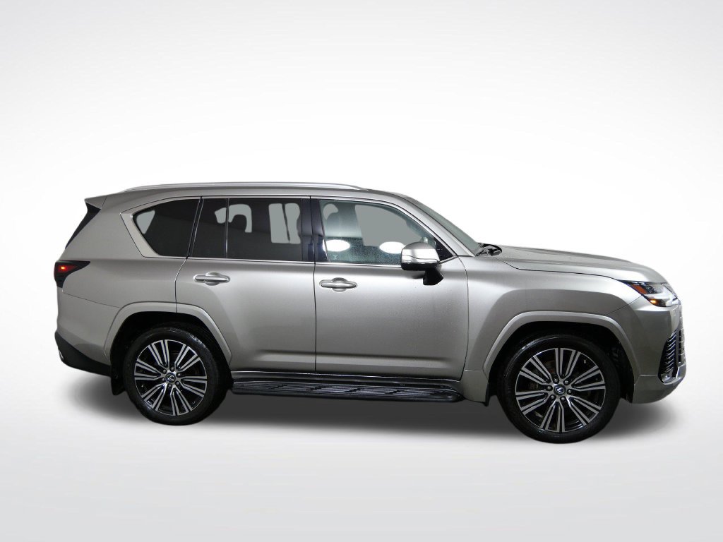 Used 2023 Lexus LX 600 4WD w/ Luxury Package image 2