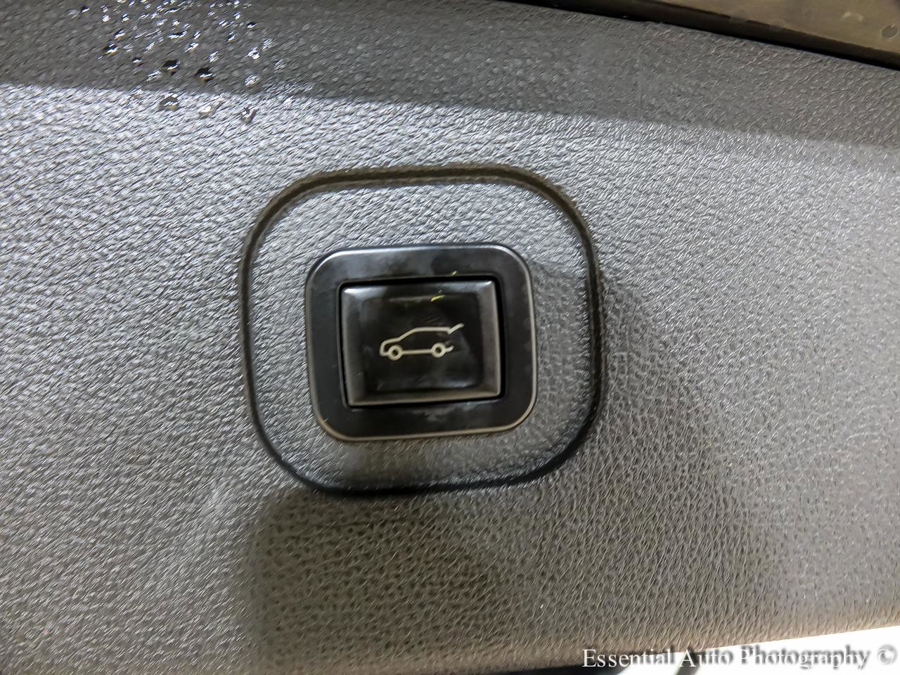 Used 2016 Chevrolet Equinox LTZ w/ Enhanced Convenience Package AWD/4WD image 30