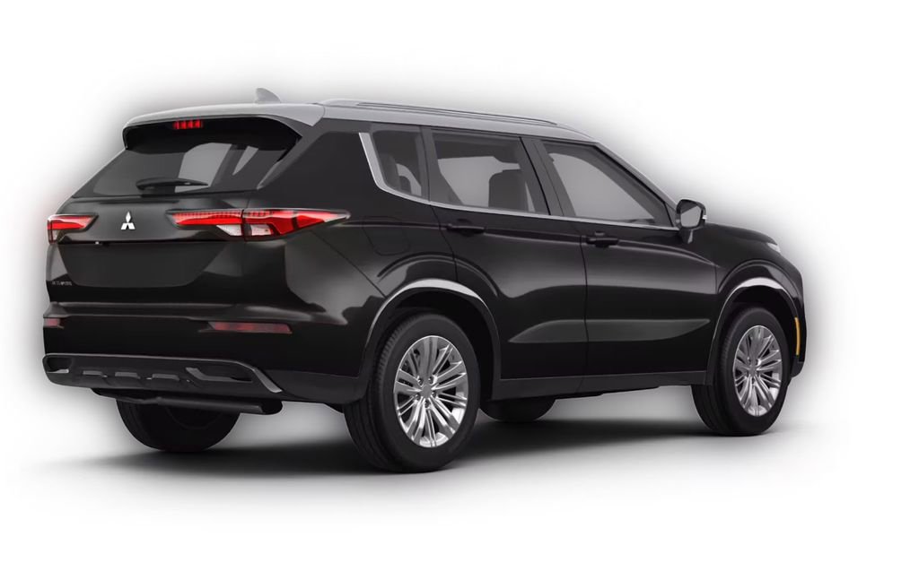 Used 2024 Mitsubishi Outlander SE image 3