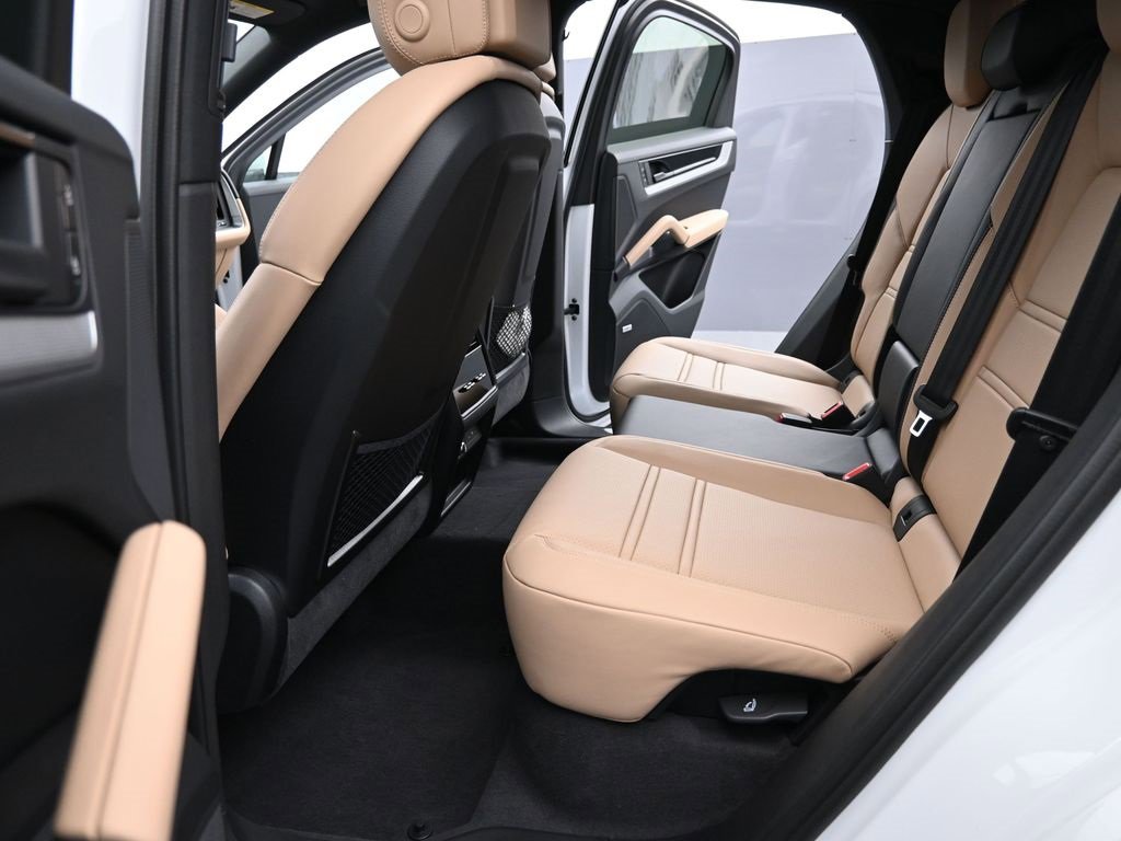 New 2025 Porsche Cayenne Coupe image 23