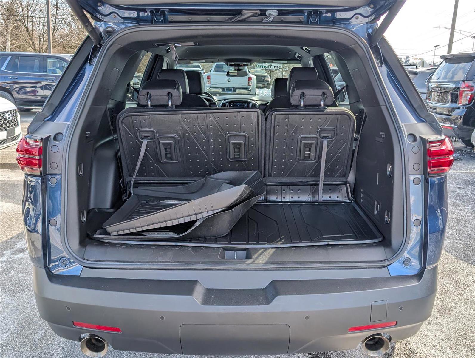 Used 2022 Chevrolet Traverse LT w/ LPO, Floor Liner Package image 15