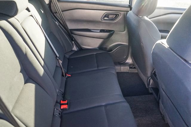 Used 2025 Nissan Rogue S image 18