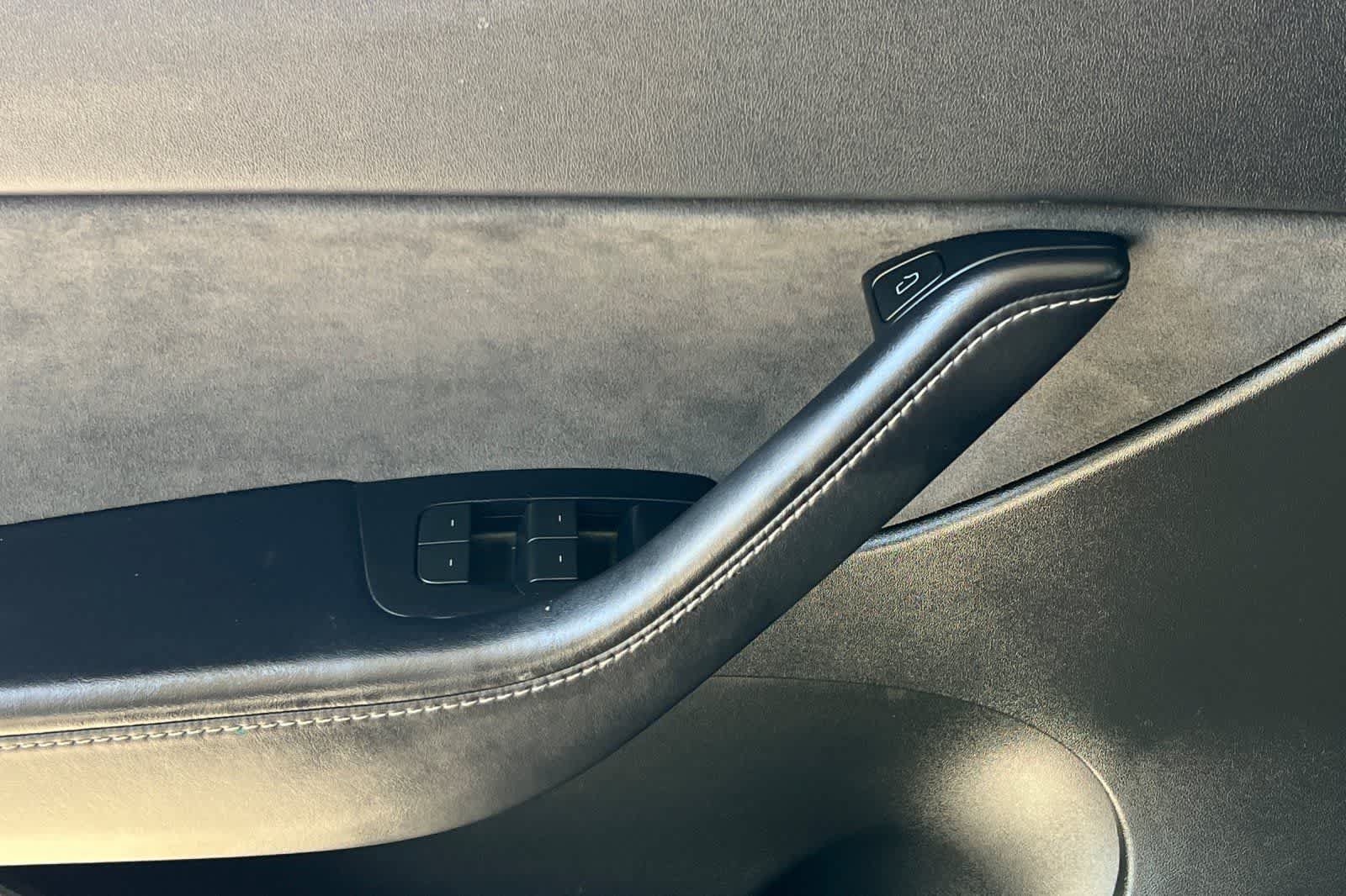 Used 2022 Tesla Model Y Performance AWD/4WD image 13
