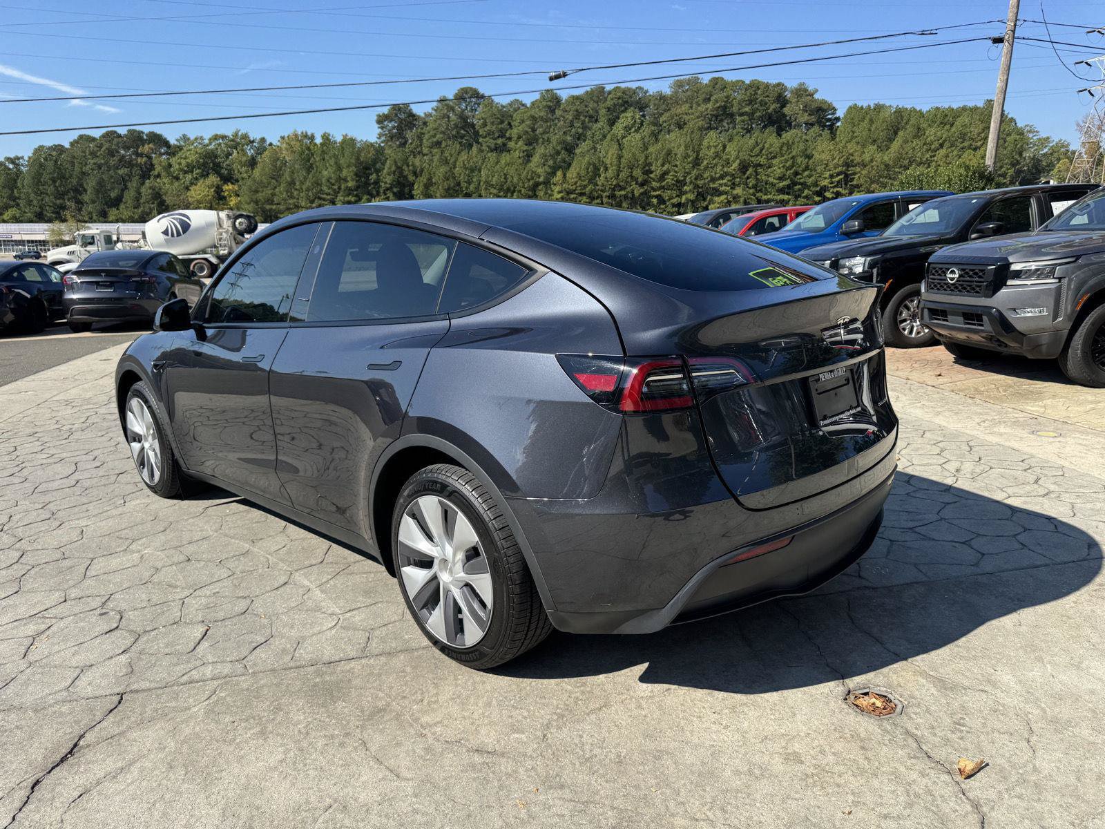 Used 2024 Tesla Model Y Long Range AWD/4WD image 10