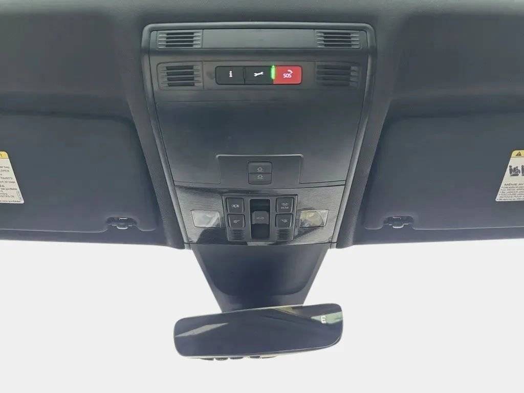 Used 2024 Volkswagen Tiguan SE R-Line image 15