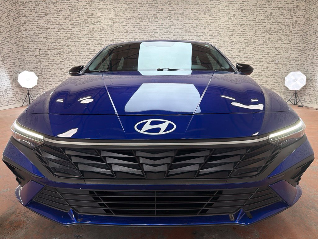 Certified 2025 Hyundai Elantra Sport FWD image 2