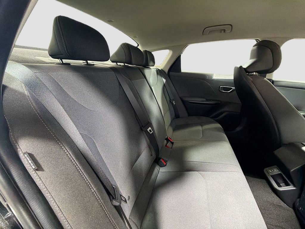Used 2025 Kia K4 LXS image 25