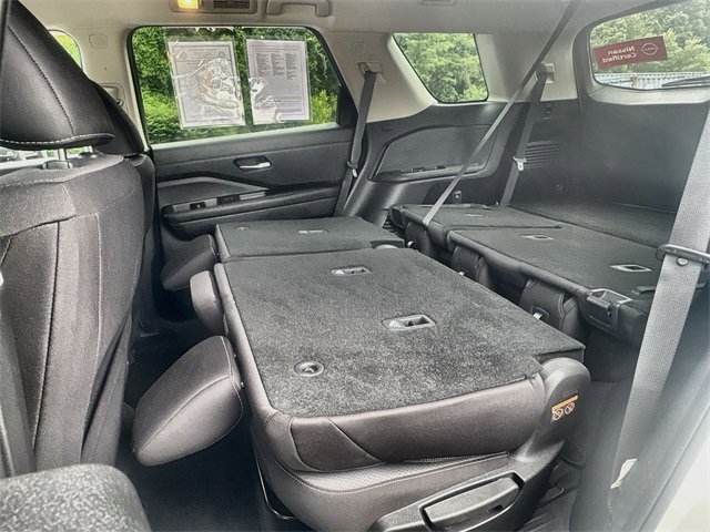 Certified 2022 Nissan Pathfinder SV image 32