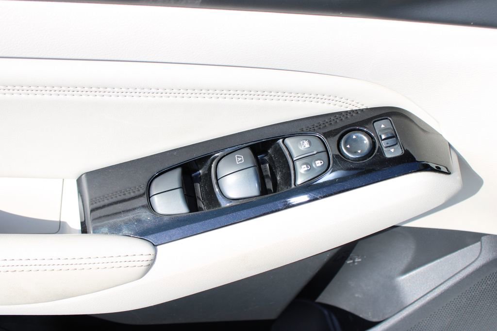 Used 2022 Nissan Altima 2.5 SV w/ SV Premium Package image 12