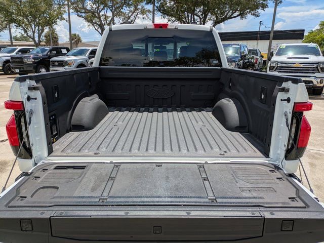 Used 2023 Ford F150 Lightning Platinum image 13
