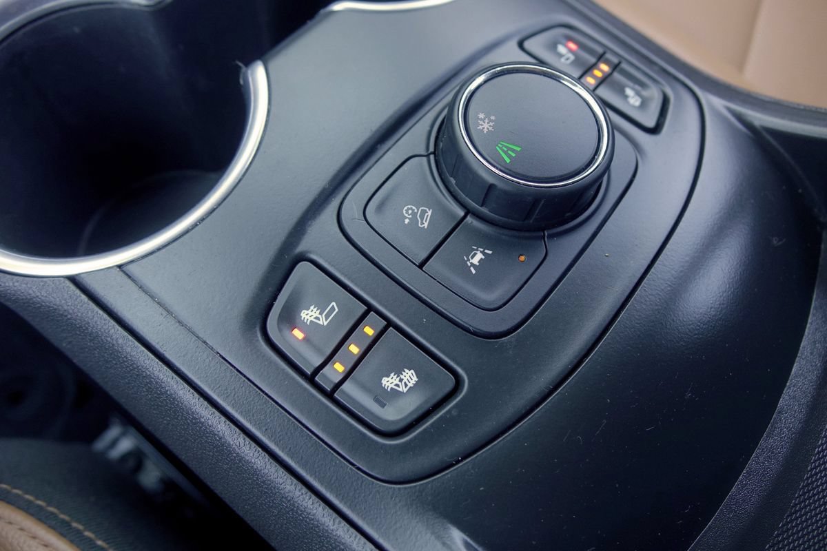 Used 2020 GMC Terrain SLT w/ Preferred Package FWD image 9