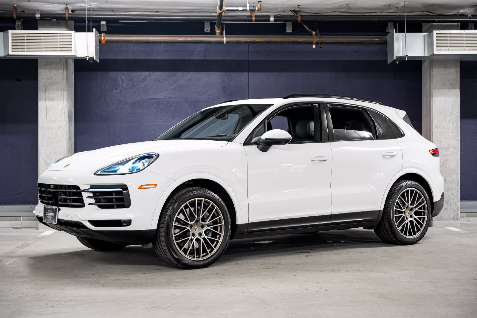 Used 2023 Porsche Cayenne Platinum Edition AWD/4WD image 6