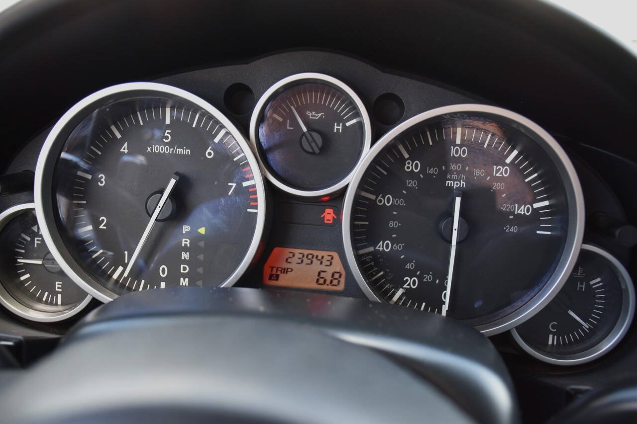 Used 2006 MAZDA MX-5 Miata Touring RWD image 18