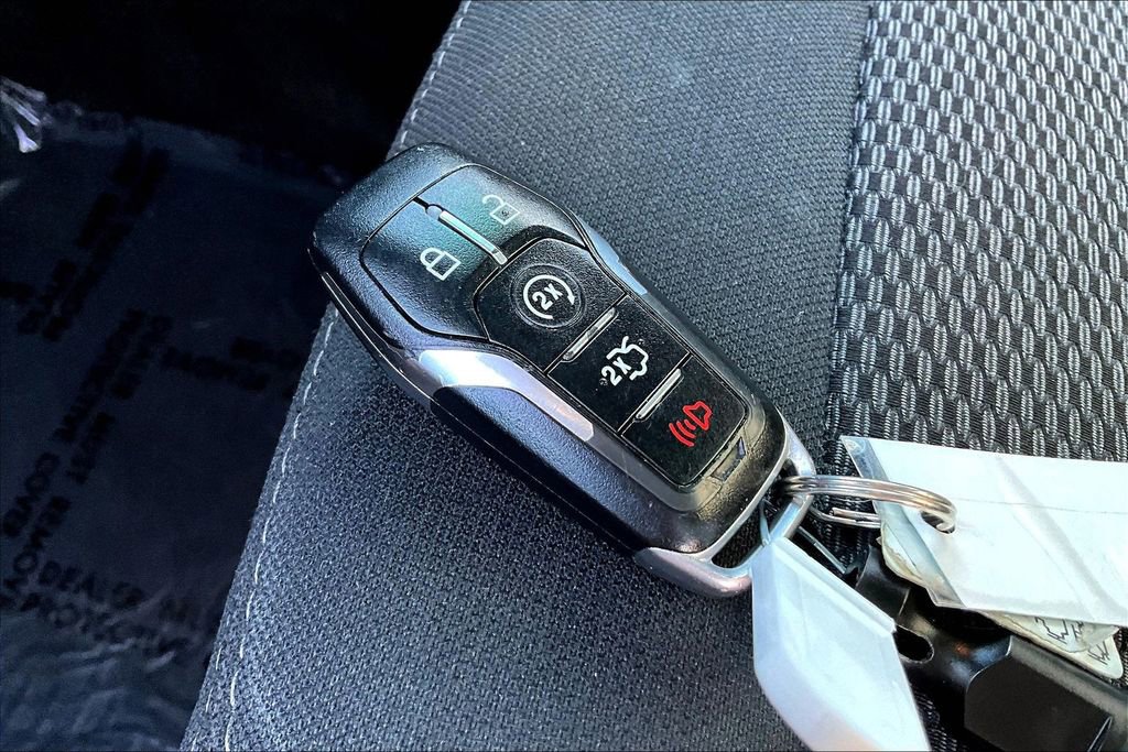 Used 2017 Ford Explorer XLT w/ Equipment Group 201A image 10