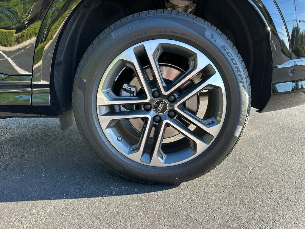 New 2025 Audi Q5 Premium image 10