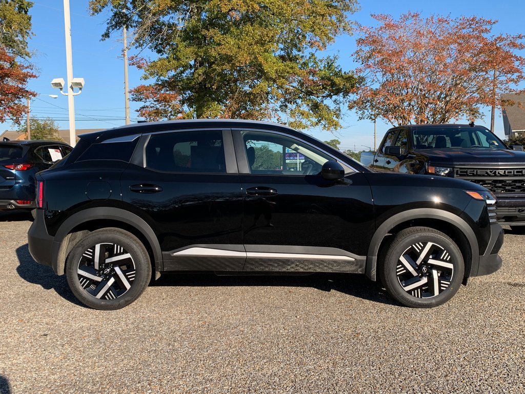 New 2026 Nissan Kicks SV image 2