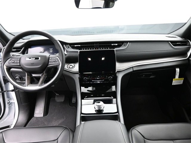 New 2025 Jeep Grand Cherokee L Limited w/ Black Appearance Package image 26