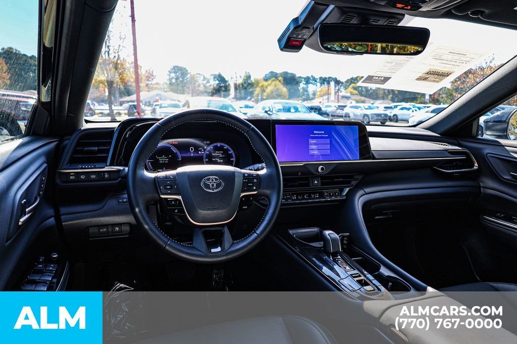 Used 2025 Toyota Crown Signia image 30